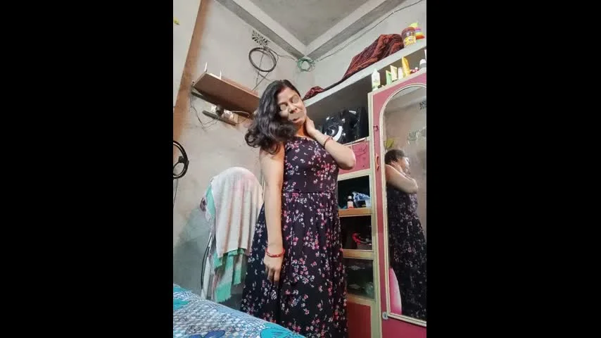 sher sherni vlogger hot pee