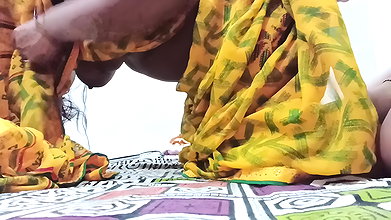 Padosan Bhabhi Ne Ishare Se Bulaya Fir Anal Chooda