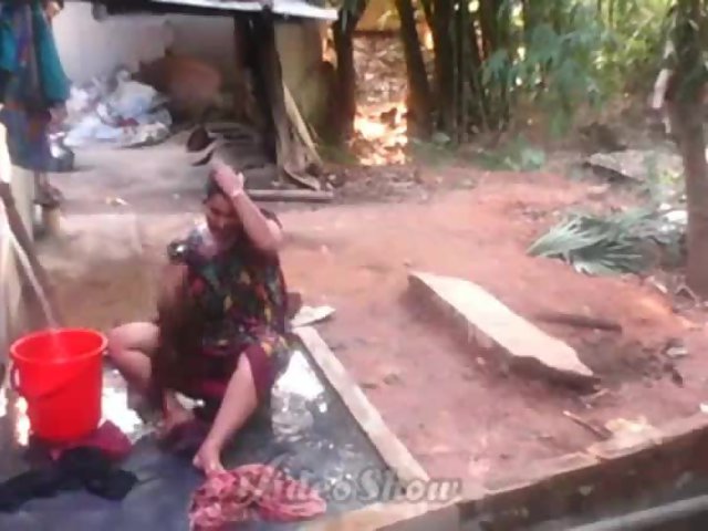 Desi South Indian Bhabhi Outdoor Shower