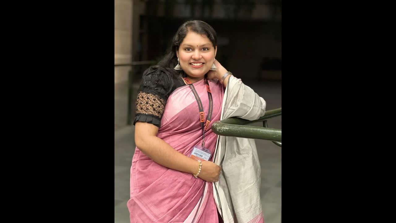 Horny Babe Showing Her Boobs And Pussy