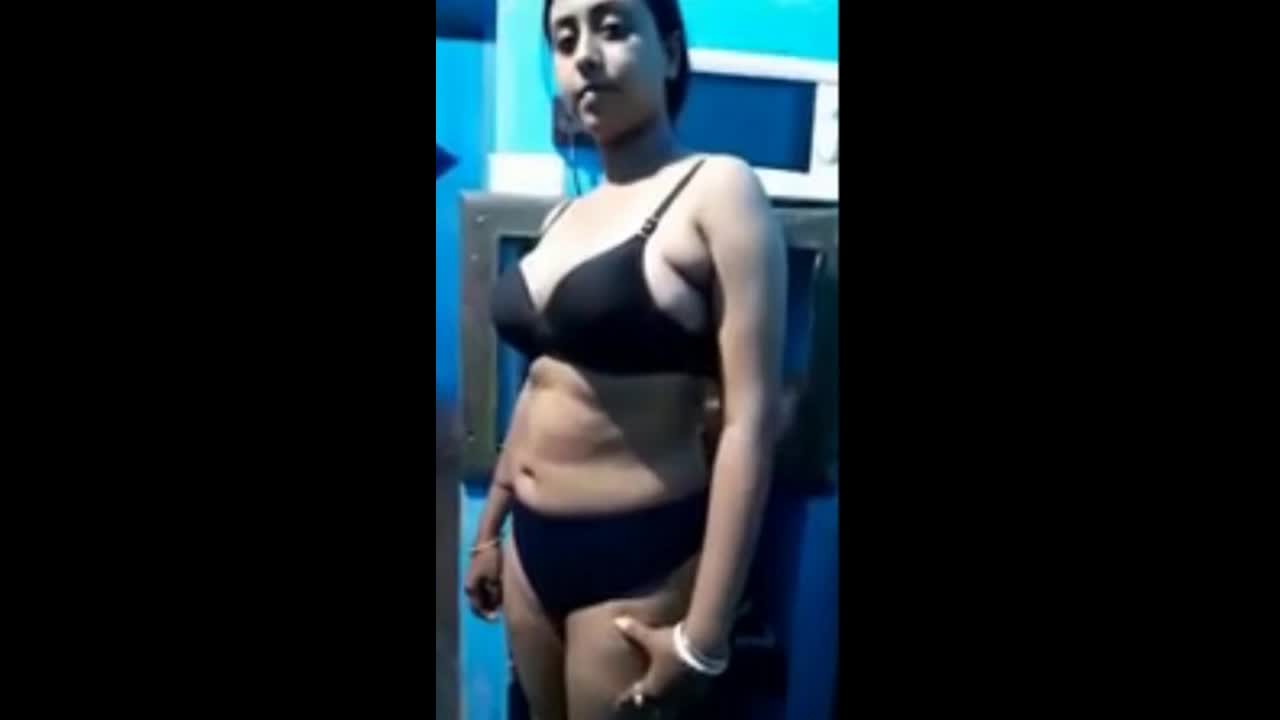 Sexy Model Monideepa Full Nude Show