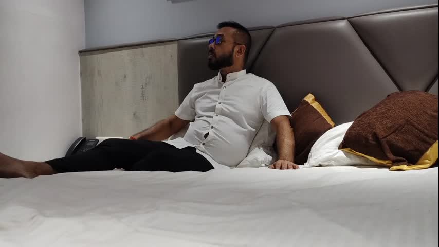 A man Cheated desi girl caused himself as blind