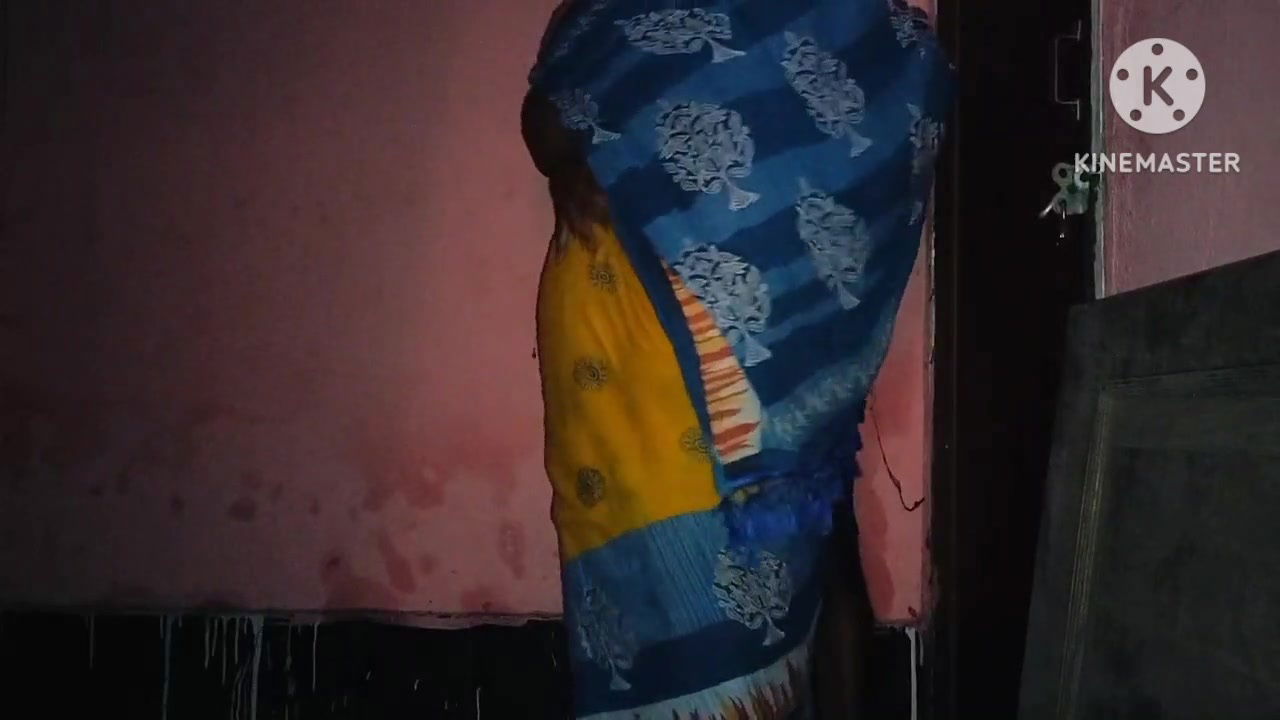 Neighbor Put Land in Aunty’s Ass. Made a Very Loud Sound