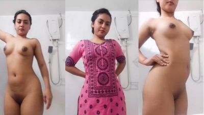 HD bf of a beautiful girl showing her erotic nude body